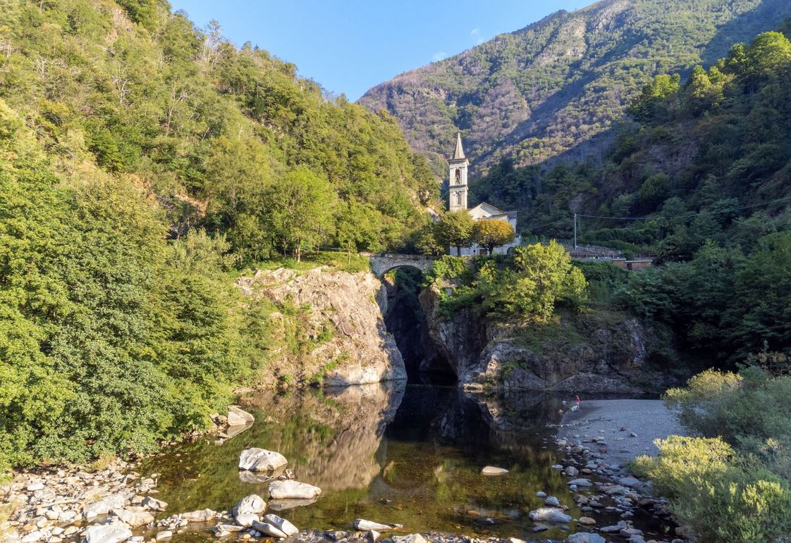 Ventincinquenne trovato senza vita nell'Orrido di Sant'Anna