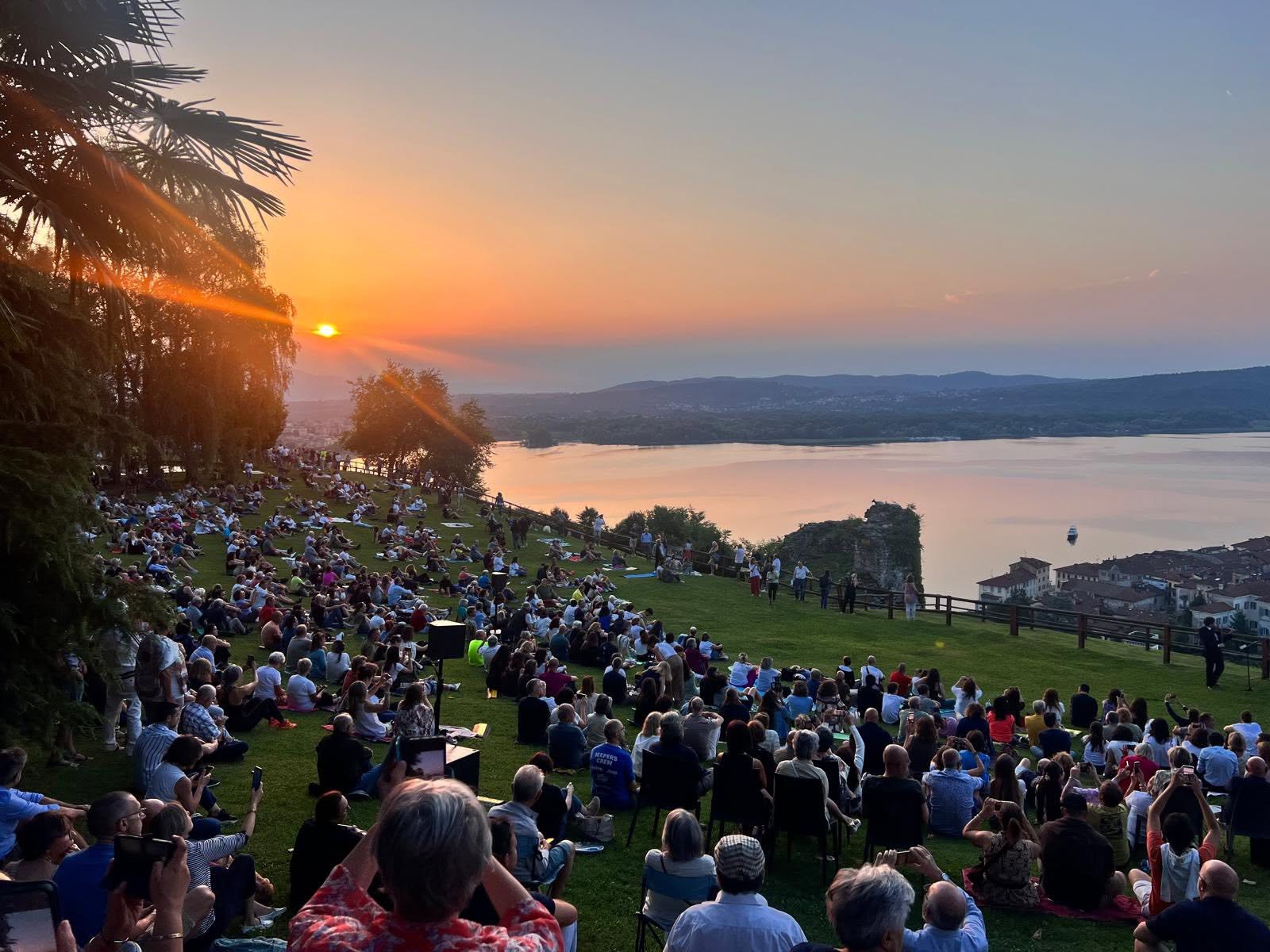 Solstizio d'Estate: alla Rocca di Arona concerto all'alba dello Stradivari Le Noir suonato da Guido Rimonda