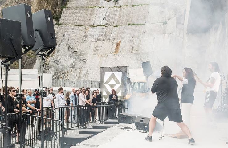 Con Sphera, da venerdì 26 a domenica 28 giugno, si apre la nuova stagione di Tones Teatro Natura