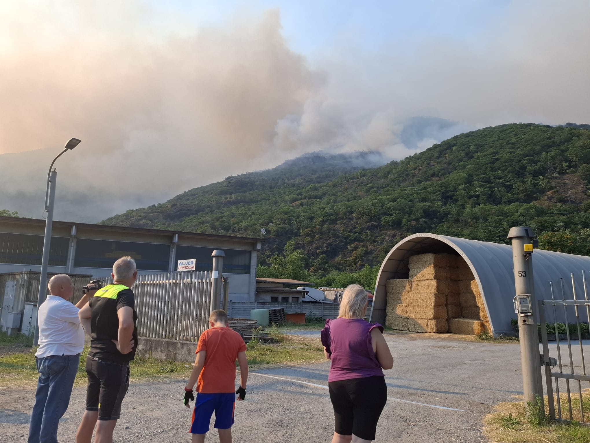 Incendio Premosello: ordine di evacuazione per Colloro