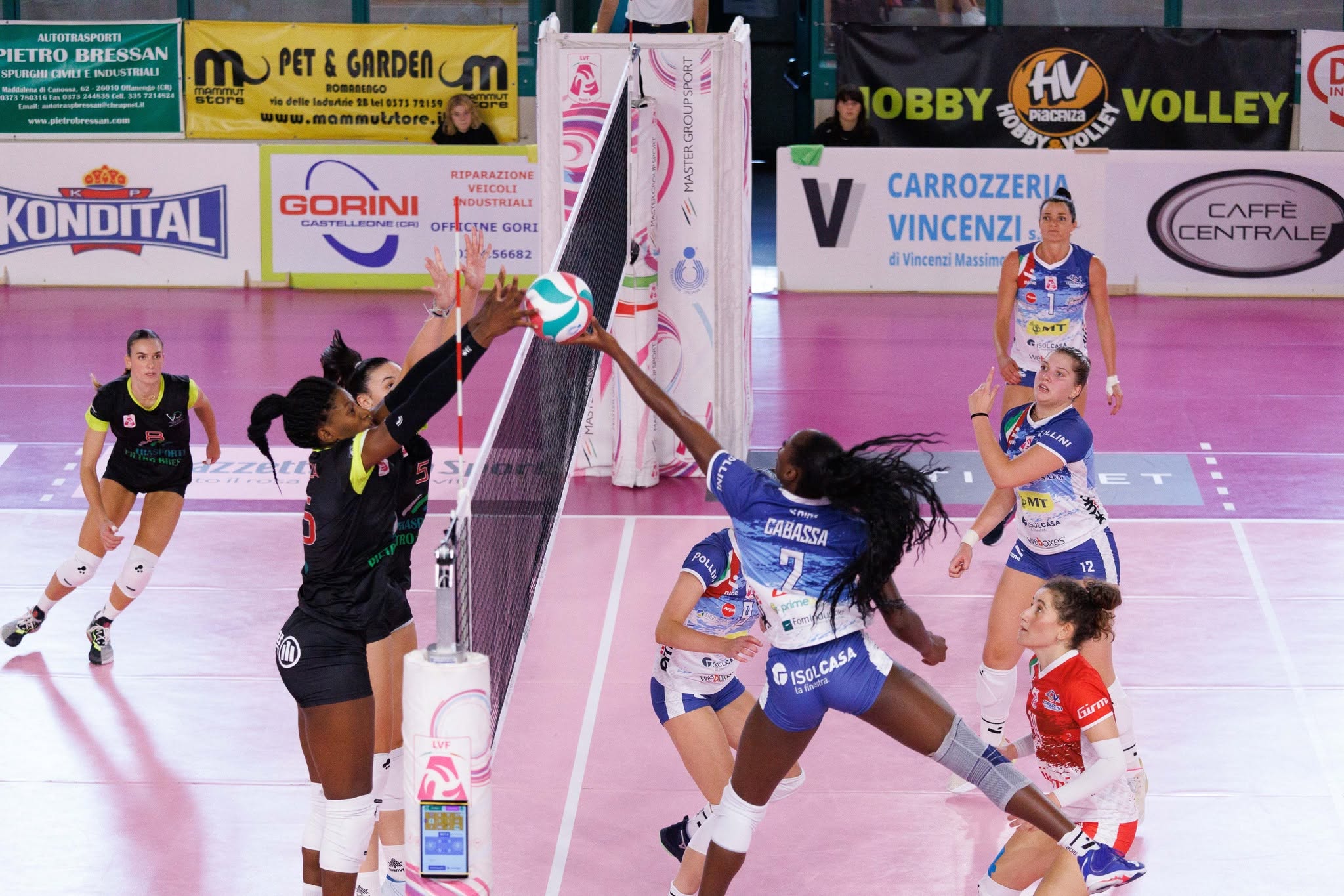 Linda Cabassa in A3 col ‘giallo canarino’ di Volley Modena