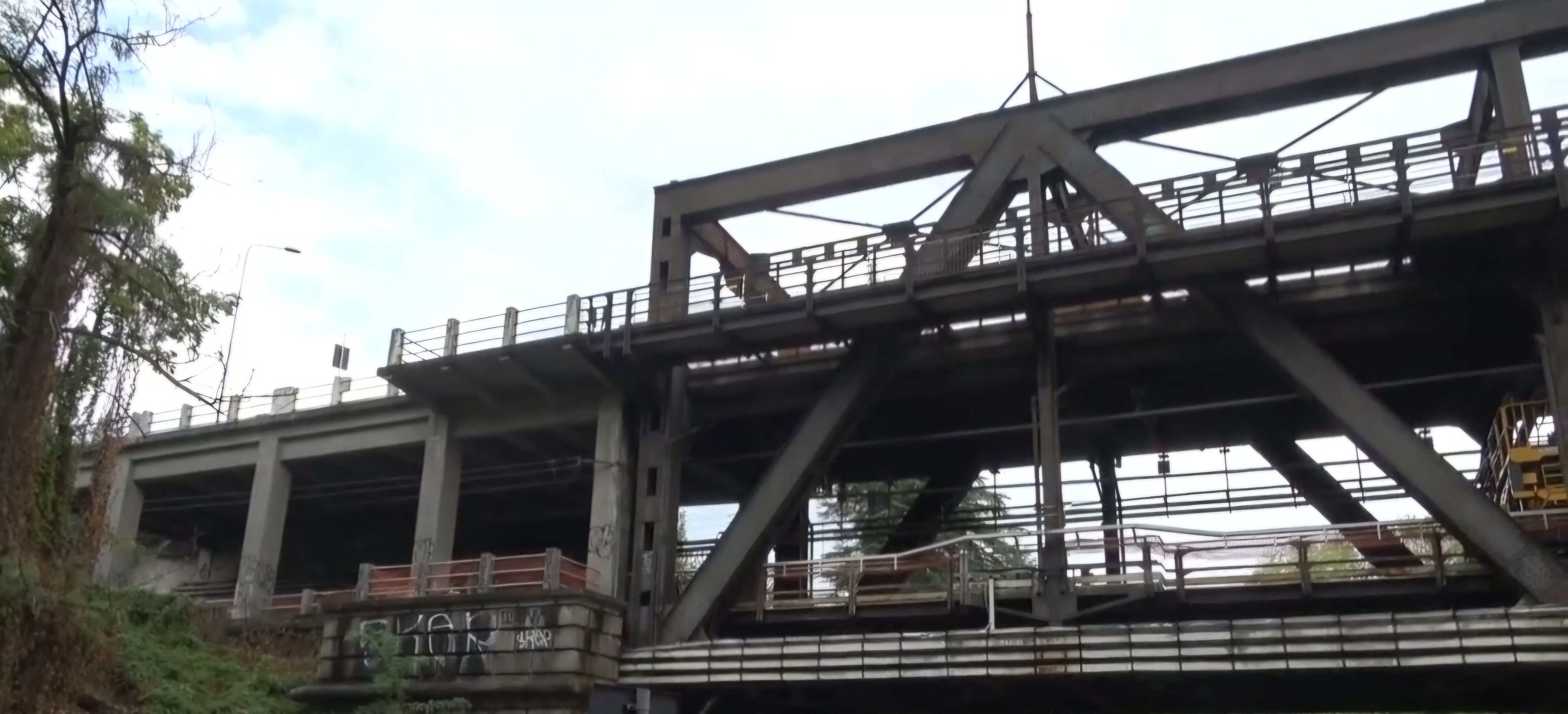 Da lunedì chiuso il ponte in ferro tra Castelletto Ticino e Sesto Calende