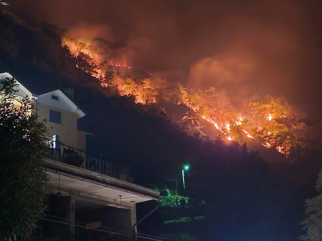 Incendi, critica la situazione a Meggiana, Cimamulera, Meggianella e Selvavecchia
