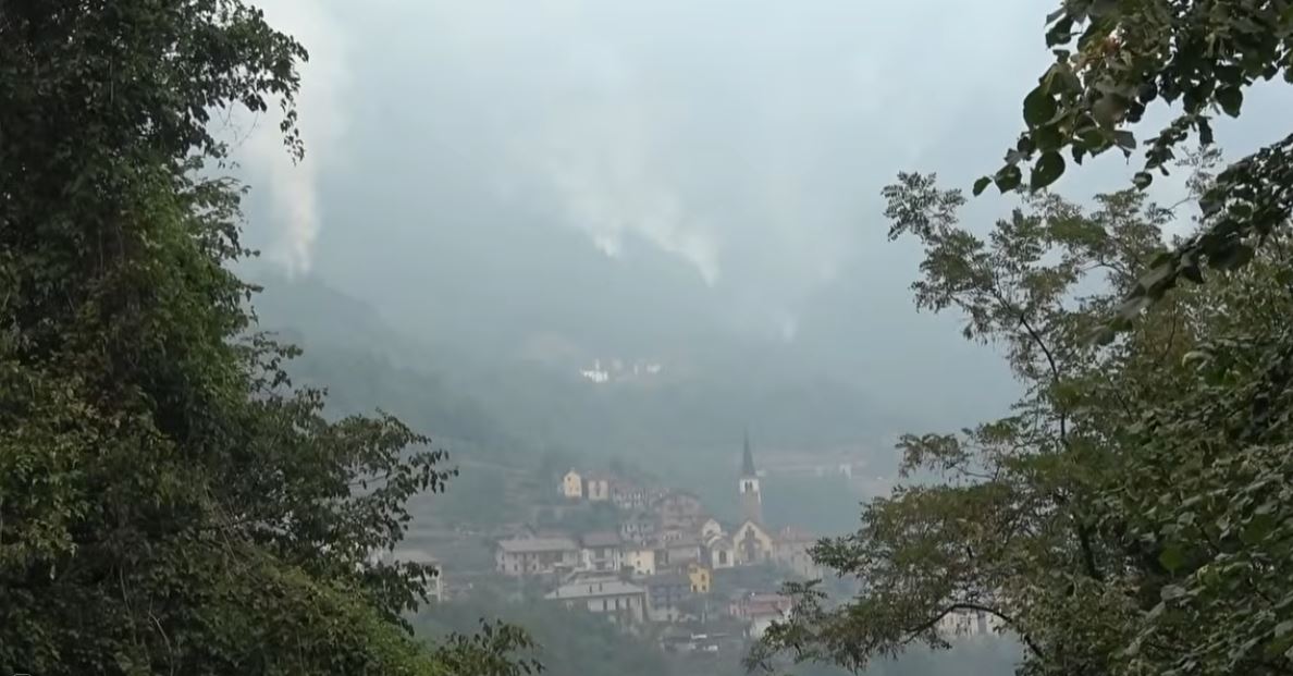 Fuoco in Ossola, si è lavorato ancora tutto il giorno sui due fronti di Calasca Castiglione