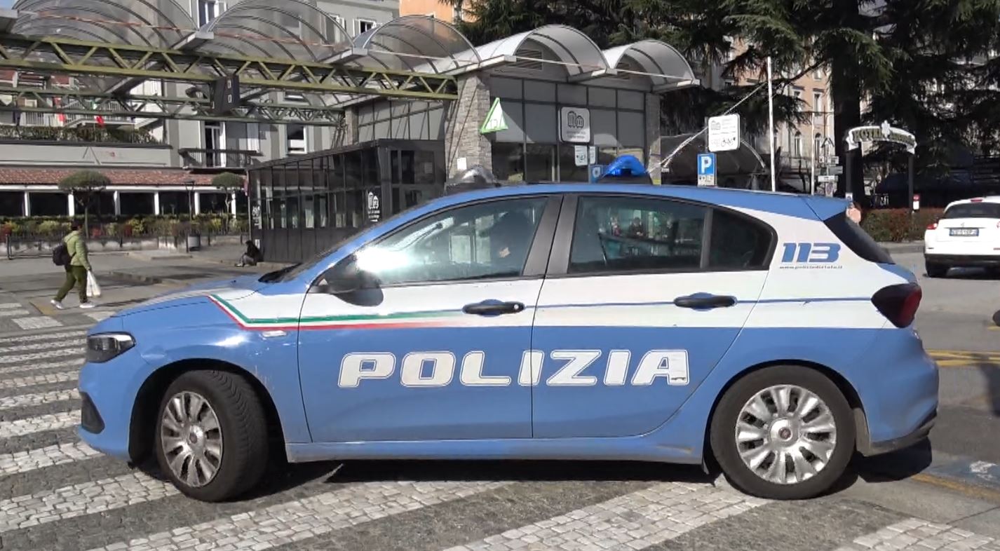 Due stranieri irregolari allontanati dalla Polizia di Stato