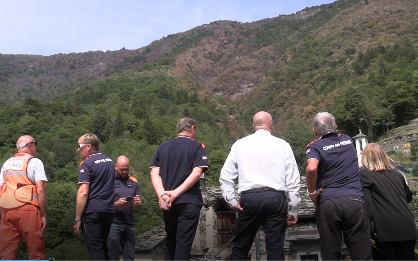Incendi : "Situazione sotto controllo. In atto la bonifica"