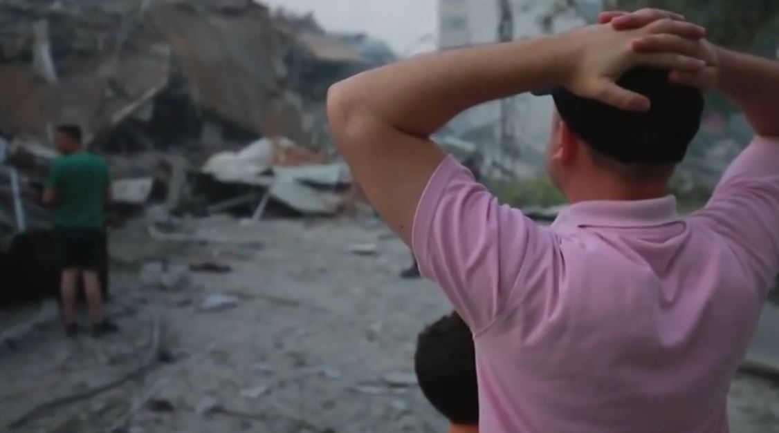 "Giovedì bianco" per Gaza: flash mob davanti al municipio il 27 agosto del Presidio per la Palestina di Verbania