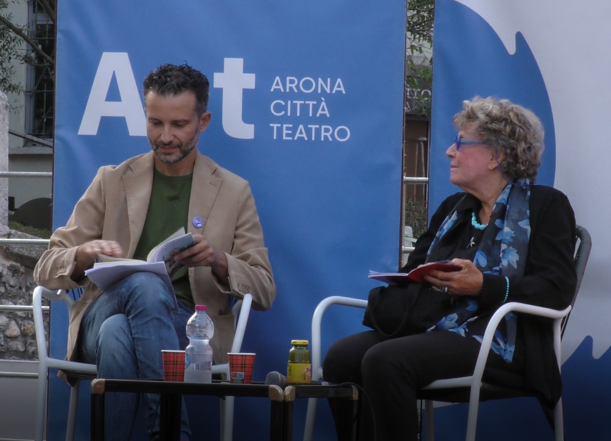 Arona, al via la sedicesima edizione di Teatro sull'acqua