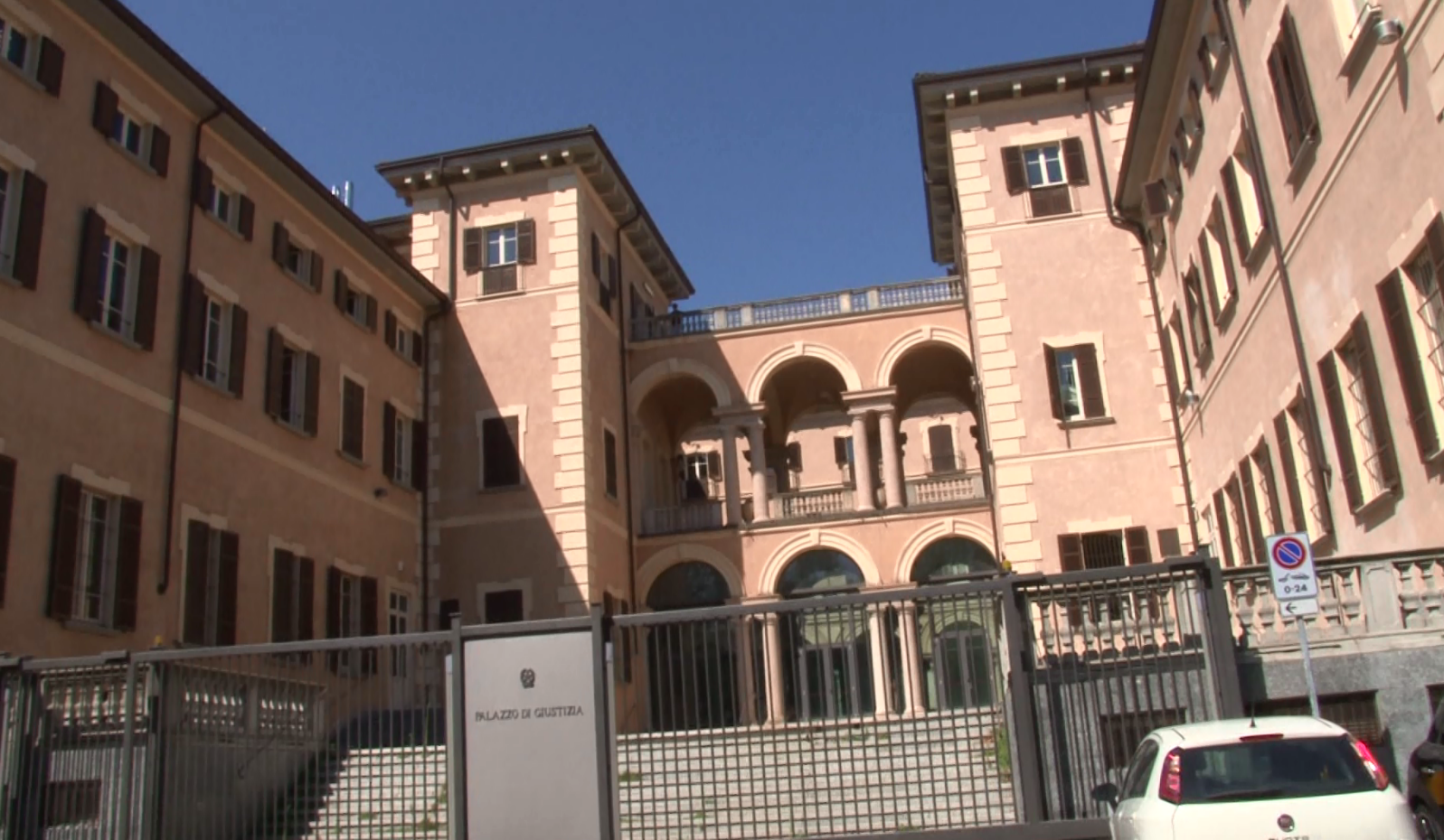 Resta in carcere l'uomo che ha accoltellato la ex a Bognanco