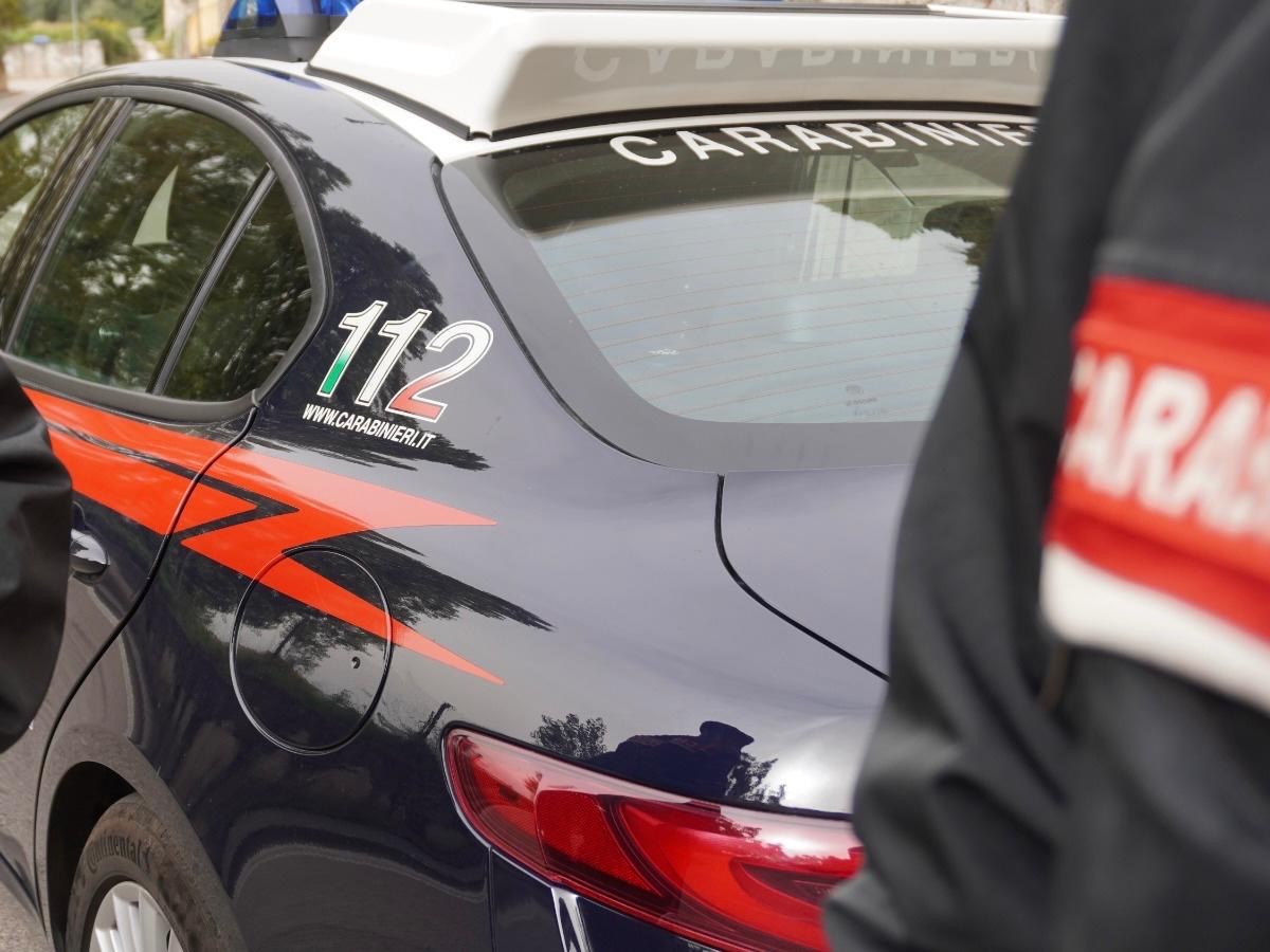 Verbania, aggredisce un uomo con una cesoia: arrestato 43enne