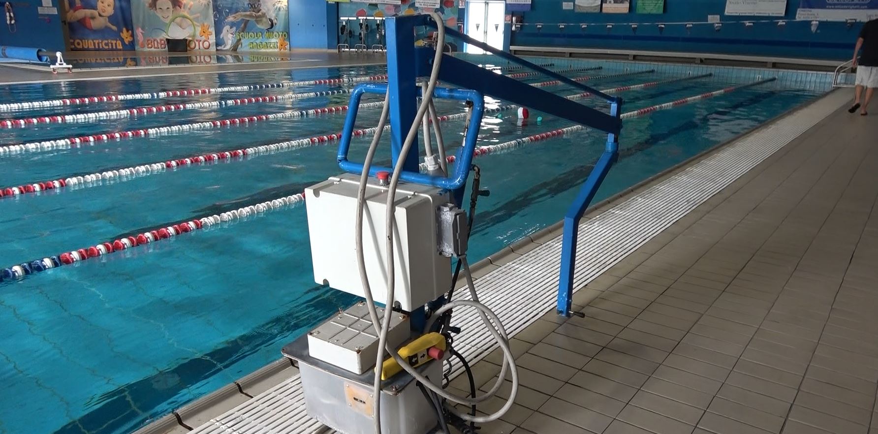 Serve un nuovo sollevatore per l'accesso dei diversamente abili alle piscine di Bagnella a Omegna. Appello di Uildm Vco