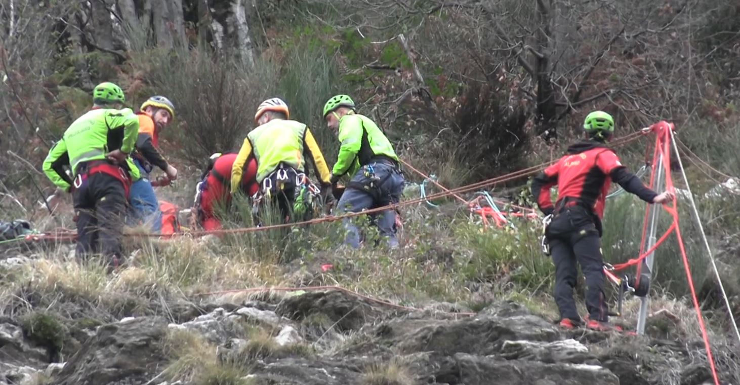 Esercitazione congiunta del Soccorso Alpino Italiano e Svizzero a Gurro