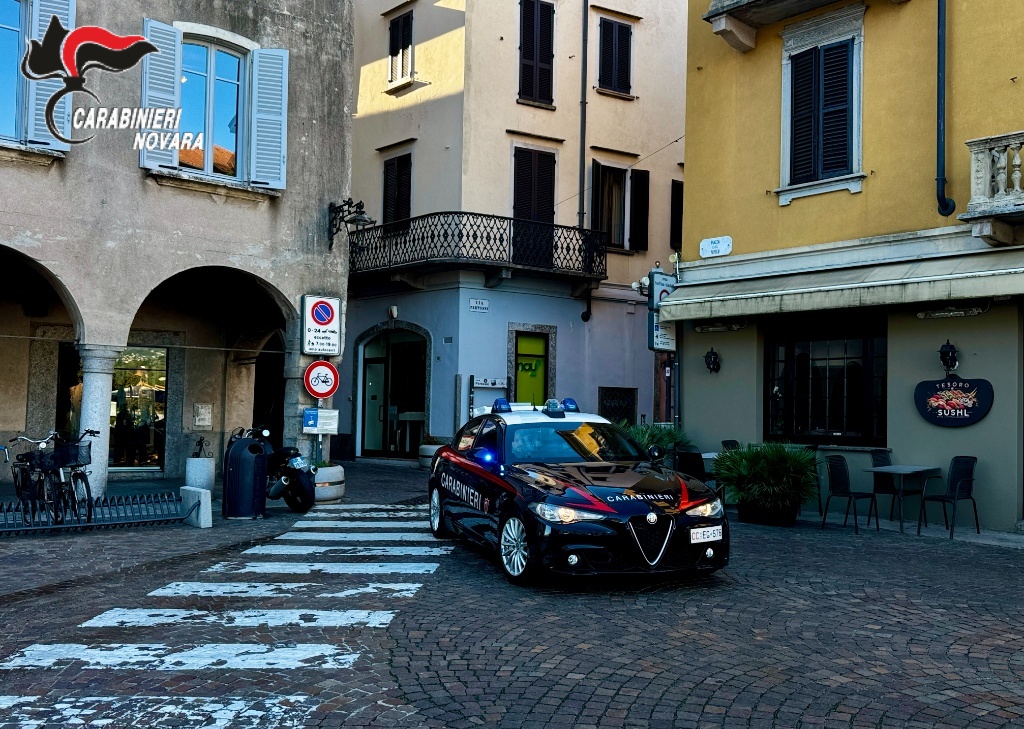 Giovane arrestato per spaccio dai Carabinieri nel centro di Arona