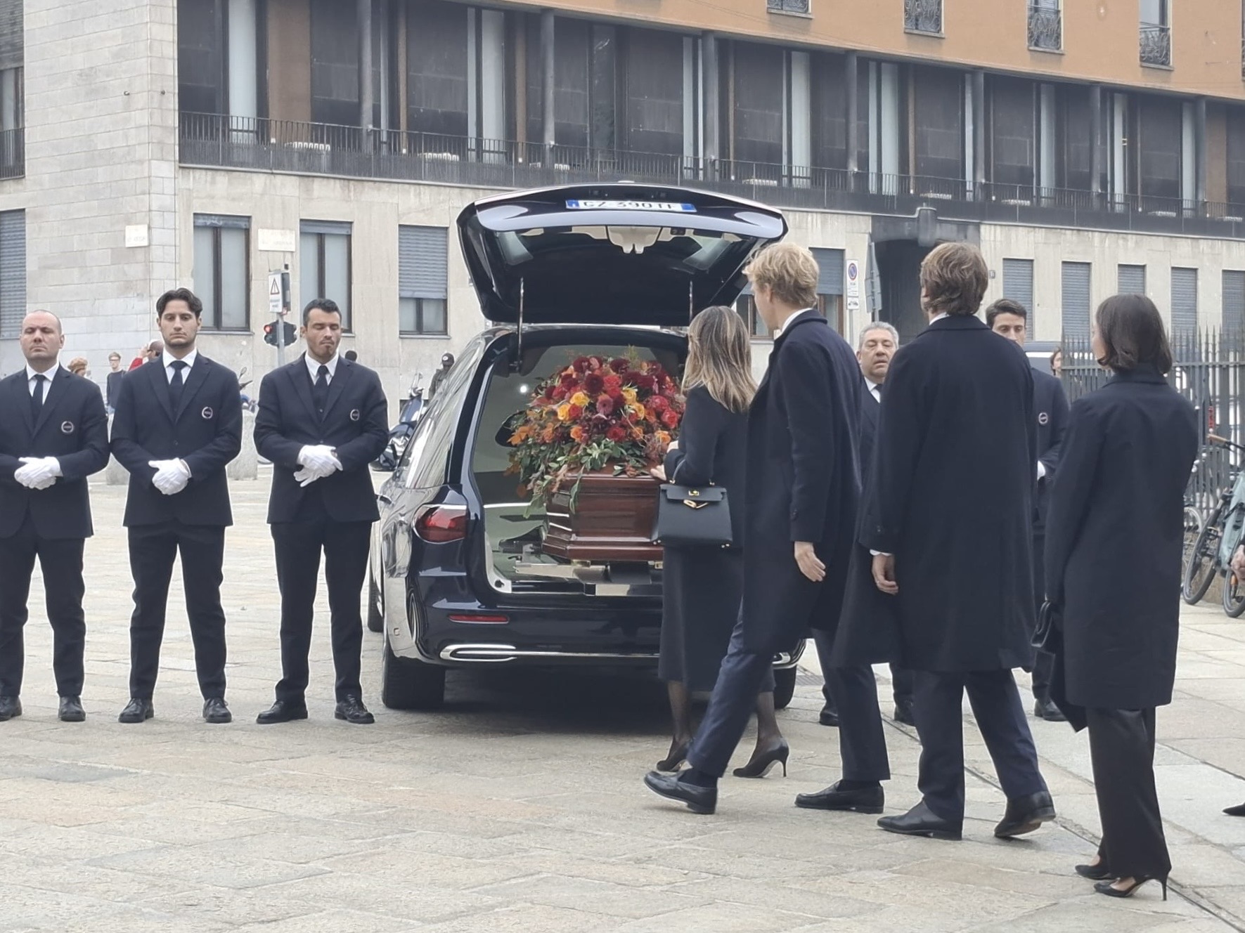 L’ultimo saluto a Vitaliano Borromeo, il principe del Lago Maggiore
