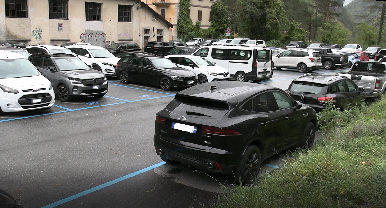 Da domenica scatta il parcheggio a pagamento con abbonamento a Iselle
