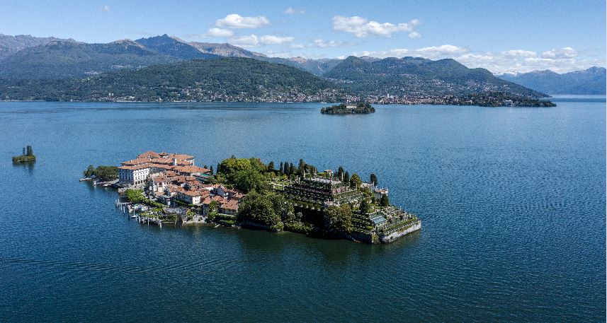Atp Finals Trophy Tour all'Isola Bella, trofeo nelle sale del palazzo e 2 campi da tennis sulle terrazze