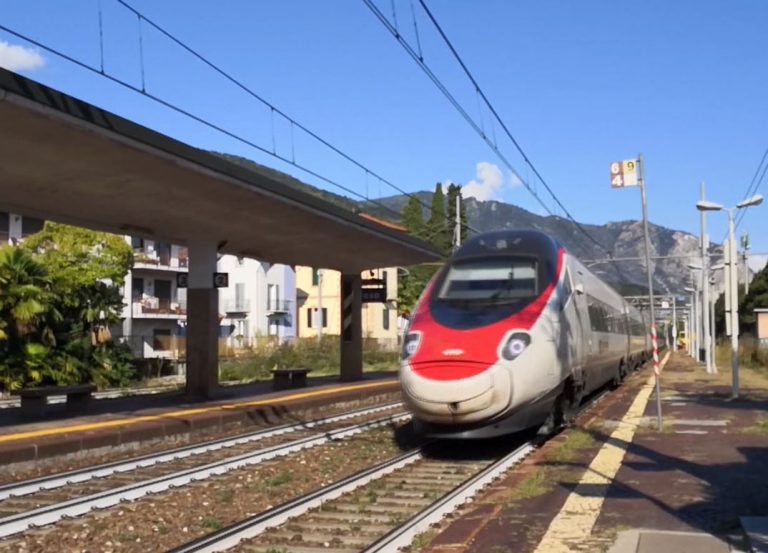 Lavori ferrovia Domodossola-Milano, stop ai treni anche per l’estate 2025. Il sindaco di Baveno chiede tavolo permanente