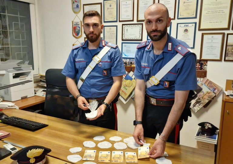 Droga nascosta nel serbatoio del liquido dei tergicristalli: arrestato dai Carabinieri di Premosello Chiovenda